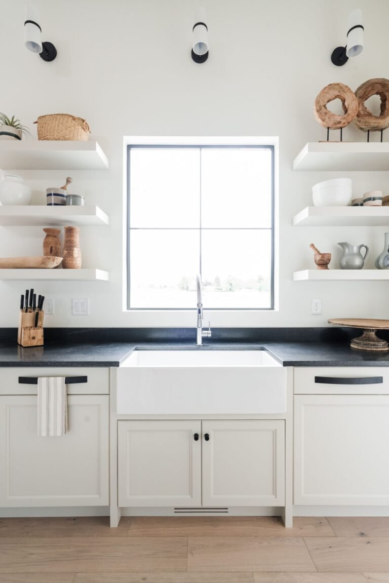 Farmhouse Kitchen Idea