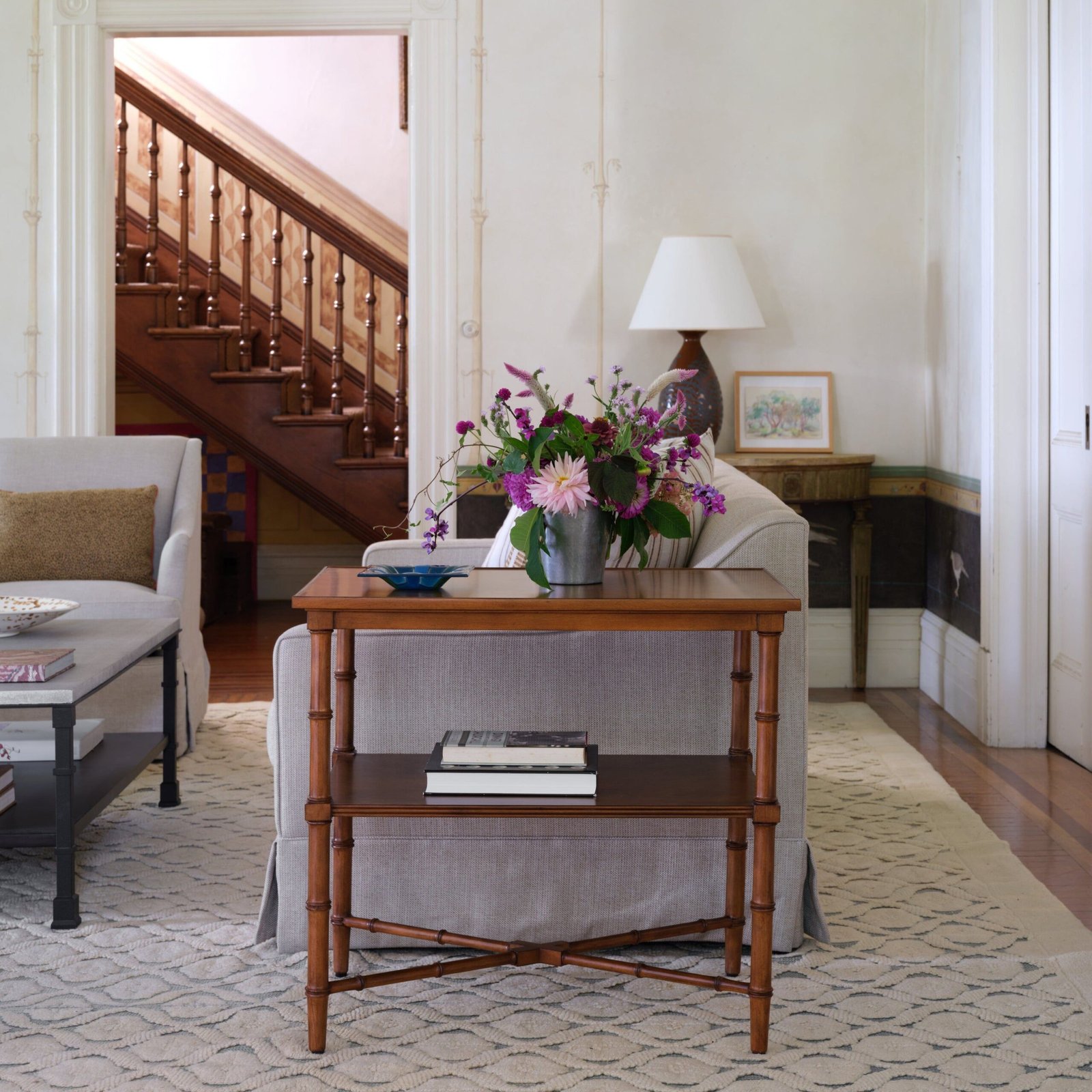 27 Side Table Styling Tips That Will Transform Your Living Room Overnight